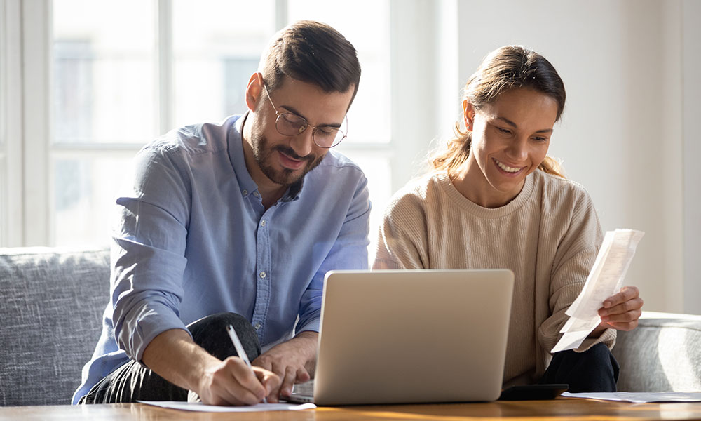 couple doing their budget